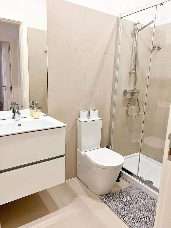 Cozy Room With Shared Bathroom On Rua Augusta Lisboa Penzion