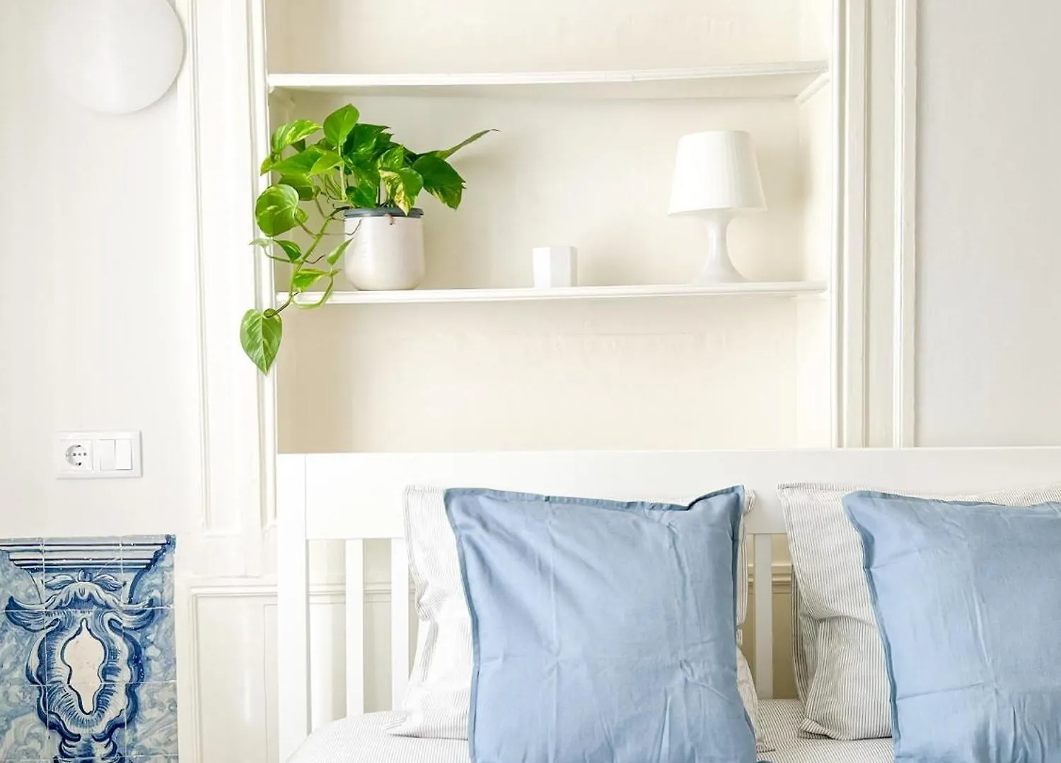 Cozy Room With Shared Bathroom On Rua Augusta Lisboa 0*,